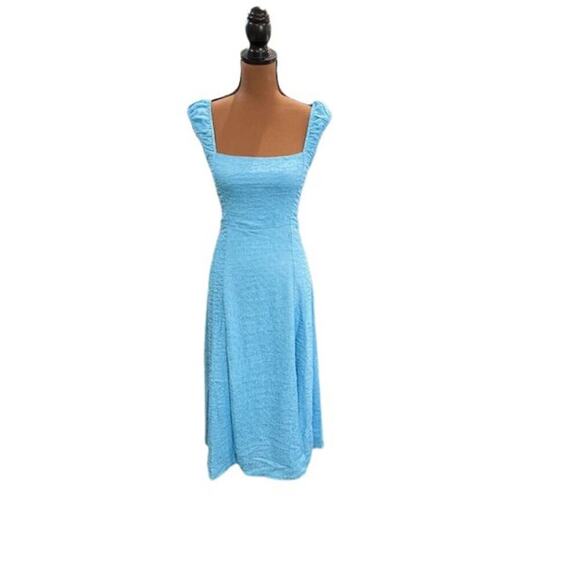 Astr Dresses & Skirts - ASTR the Label Crinkle Shoulder Midi Dress – Size Small